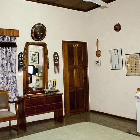 Four Villages Inn Кумаси Экстерьер фото