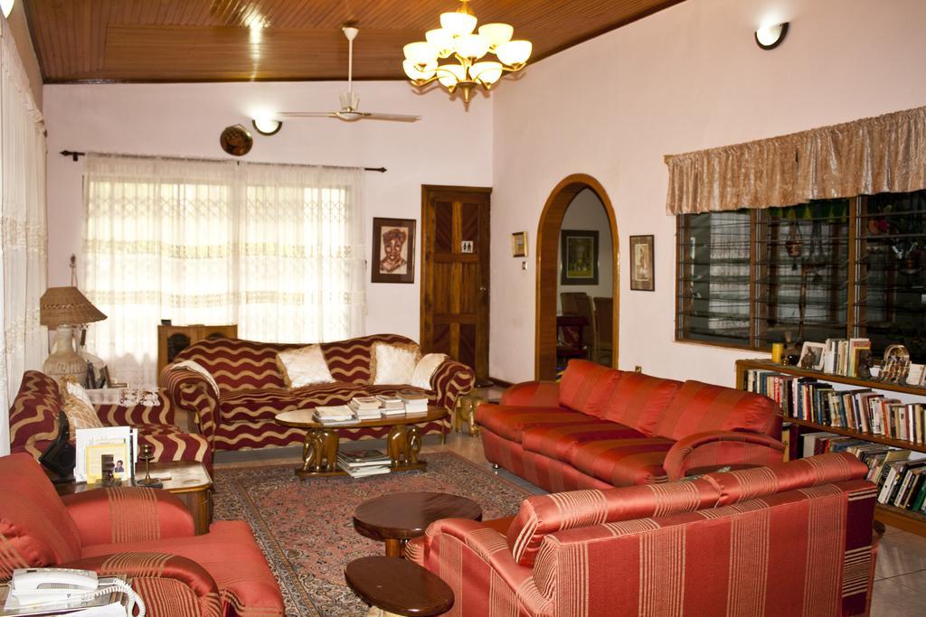 Four Villages Inn Кумаси Экстерьер фото
