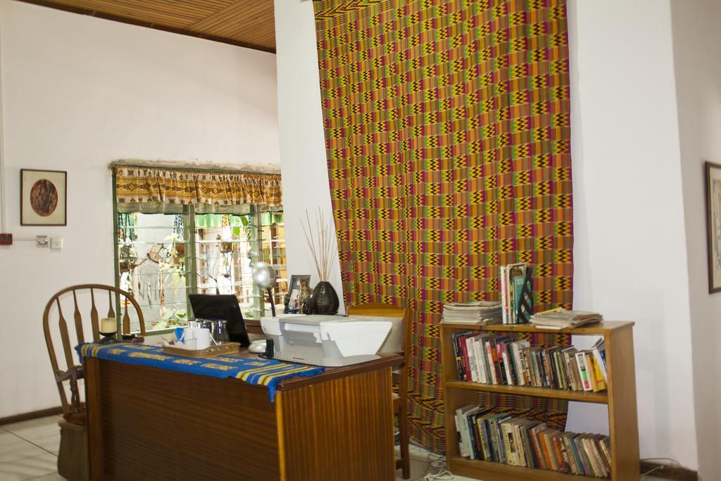 Four Villages Inn Кумаси Экстерьер фото