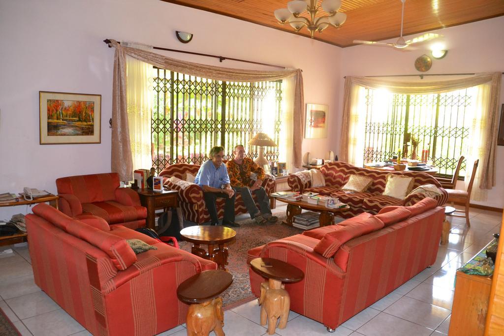 Four Villages Inn Кумаси Экстерьер фото